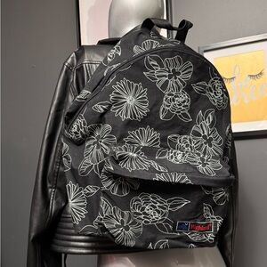 Highland Black/White Flower Design Backpack